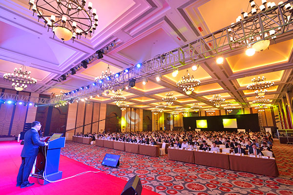 2016全国汽车物流行业年会隆重召开 申博sunbet荣获“第三届汽车物流行业特别突出贡献企业”奖