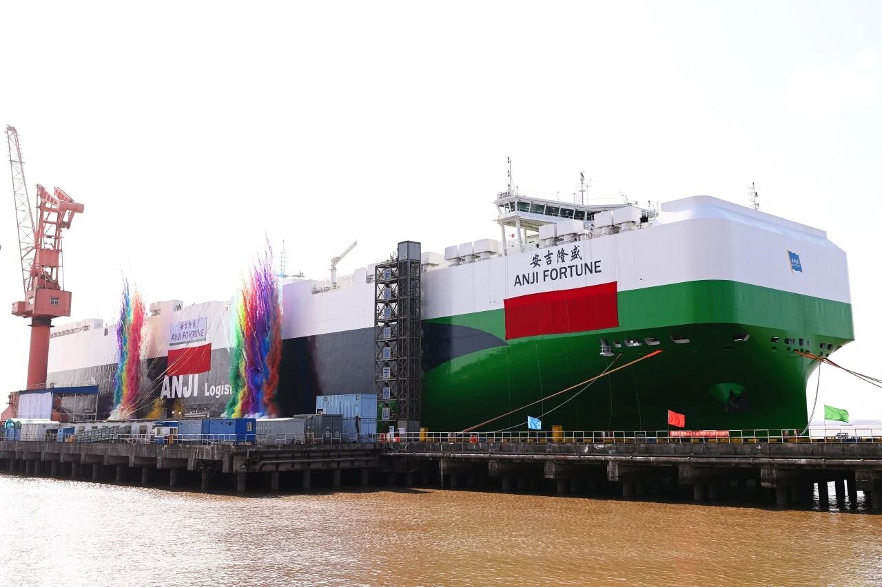 今年第八艘！9500车位滚装船“申博sunbet隆盛”轮入列，申博sunbet自营船队硬核护航“中国智造”